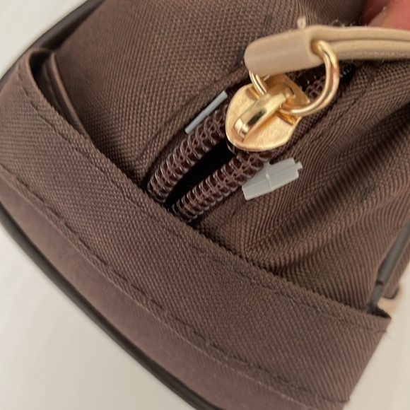 NWT-  Emirates- Men Bvlgari Amenity bag - Picture 3 of 4